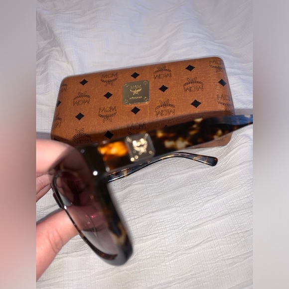 MCM square sunglasses with case (Color: Havana) - Picture 6 of 11